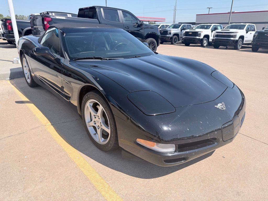 Used 2003 Chevrolet Corvette Convertible RWD image 2
