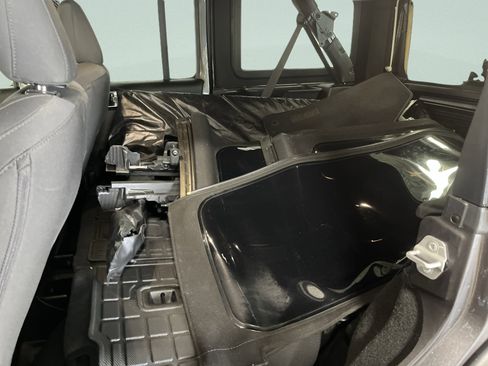 Used 2022 Jeep Wrangler Unlimited Sport image 30