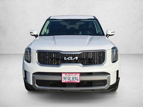 Used 2023 Kia Telluride LX AWD/4WD image 2