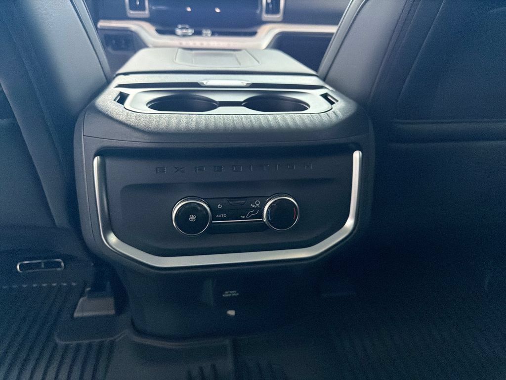 New 2027 Ford Expedition Active RWD image 18