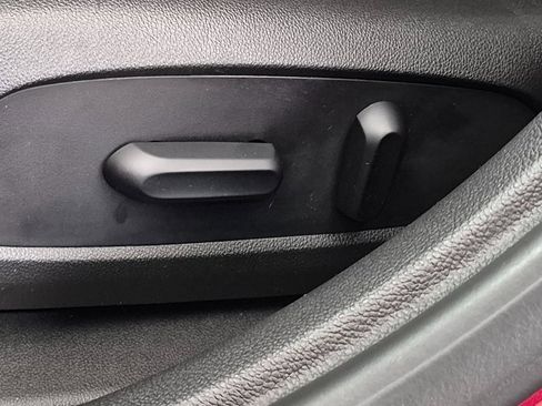 Used 2017 Chevrolet Cruze LT w/ Convenience Package image 15