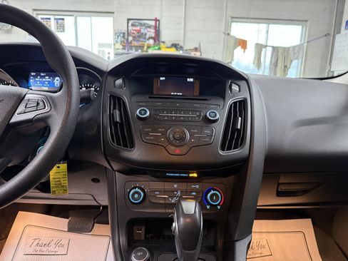 Used 2016 Ford Focus SE image 17