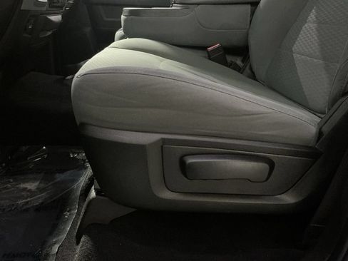 Used 2018 RAM 2500 Tradesman w/ Chrome Appearance Group AWD/4WD image 15