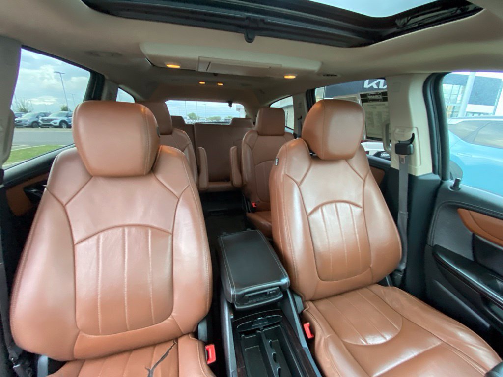 Used 2015 Chevrolet Traverse LTZ AWD/4WD image 29