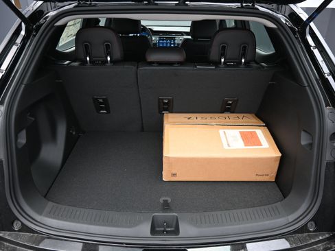New 2027 Chevrolet Bolt RS w/ Technology Package FWD image 26