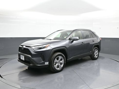 Used 2025 Toyota RAV4 XLE w/ Convenience Package AWD/4WD image 1