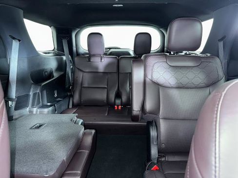 Certified 2025 Ford Explorer Platinum w/ LUX Leather Package AWD/4WD image 7
