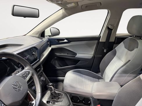 Used 2022 Volkswagen Taos SE image 10