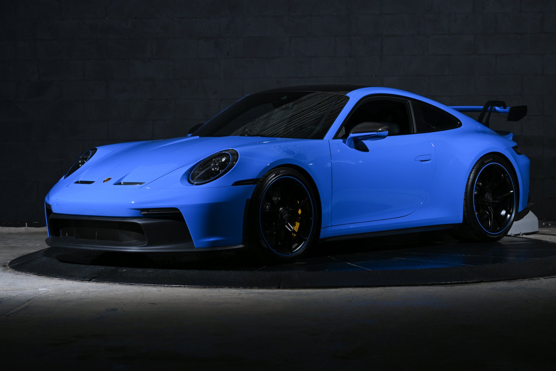 Used 2022 Porsche 911 GT3 RWD image 2