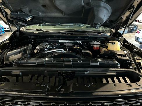 Used 2023 GMC Sierra 2500 Denali w/ Denali Black Diamond Edition image 9