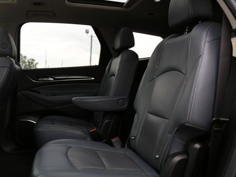 Used 2019 Buick Enclave Essence AWD/4WD image 39