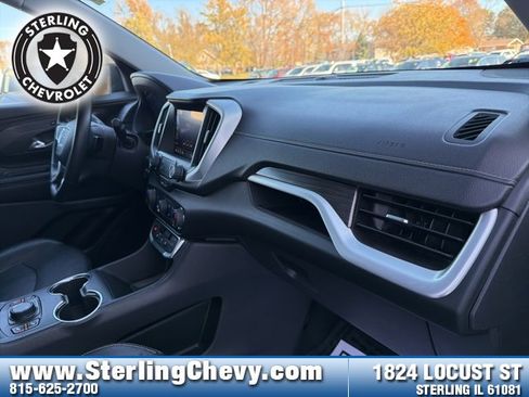 Used 2023 GMC Terrain SLT image 21