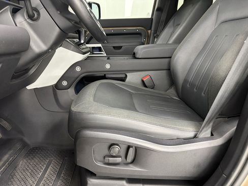 Used 2020 Land Rover Defender 110 SE AWD/4WD image 14