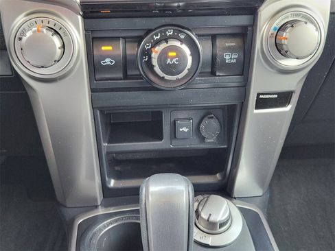 Used 2022 Toyota 4Runner SR5 Premium image 18