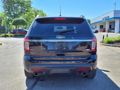 Used 2014 Ford Explorer XLT w/ Equipment Group 202A AWD/4WD image 5