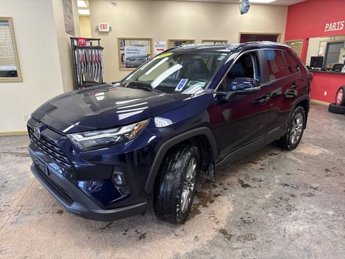 Used 2023 Toyota RAV4 XLE Premium image 3