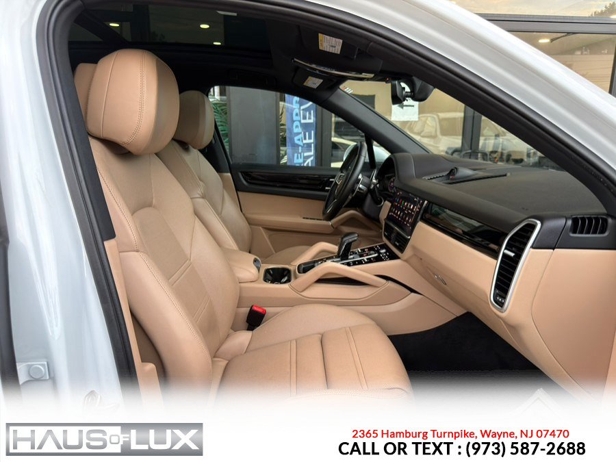 Used 2023 Porsche Cayenne w/ Assistance Package AWD/4WD image 28