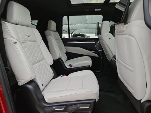 New 2026 Cadillac Escalade ESV Platinum Sport w/ LPO, ONYX Package AWD/4WD image 30