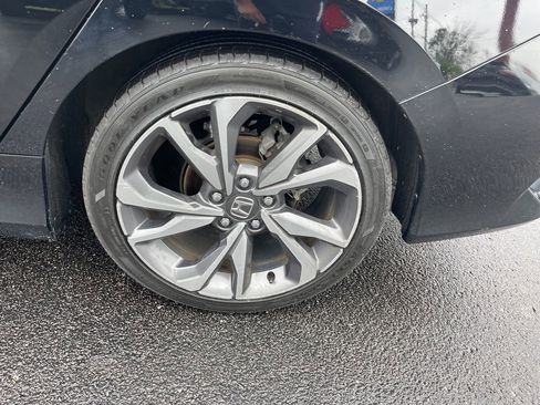 Used 2019 Honda Civic Touring image 11