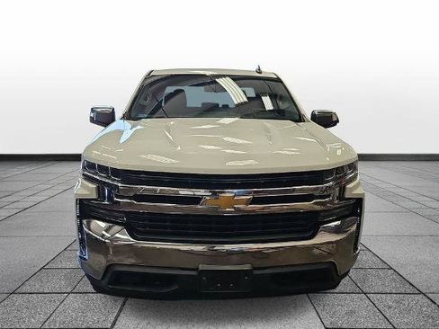 Used 2019 Chevrolet Silverado 1500 LT w/ Convenience Package AWD/4WD image 2
