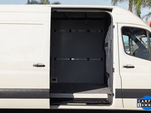 Used 2022 Mercedes-Benz Sprinter 2500 image 31