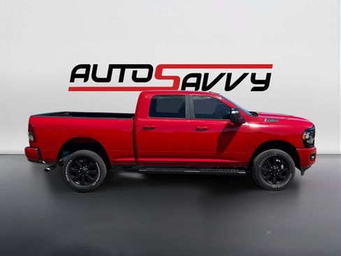 Used 2024 RAM 2500 Big Horn w/ Night Edition AWD/4WD image 4