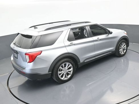 Used 2022 Ford Explorer XLT w/ Equipment Group 202A image 49