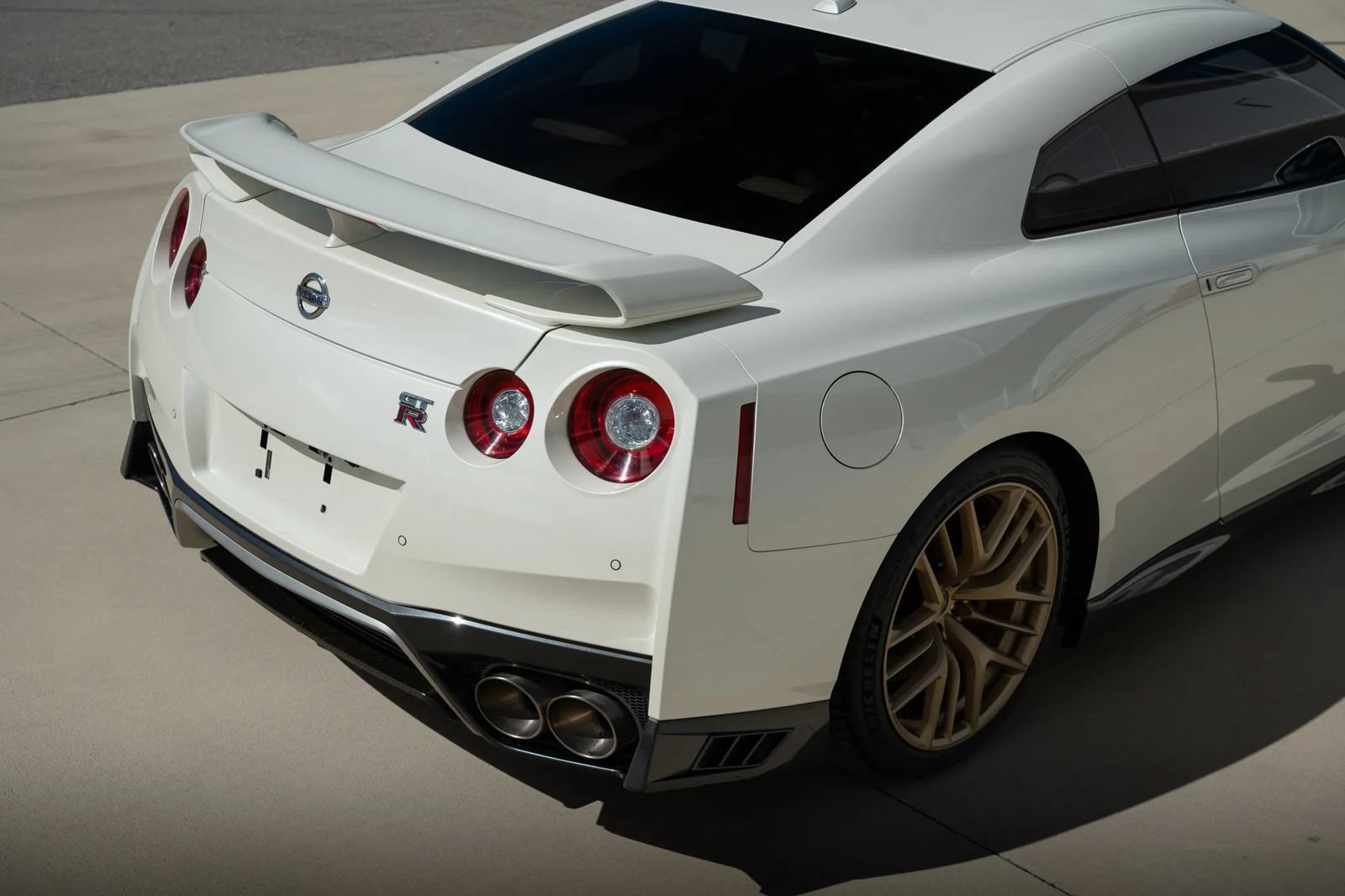 Used 2017 Nissan GT-R Premium w/ Premium Interior Package AWD/4WD image 48
