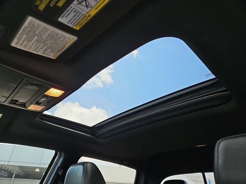 Used 2018 Toyota Tacoma TRD Sport w/ TRD Premium Sport Package image 20