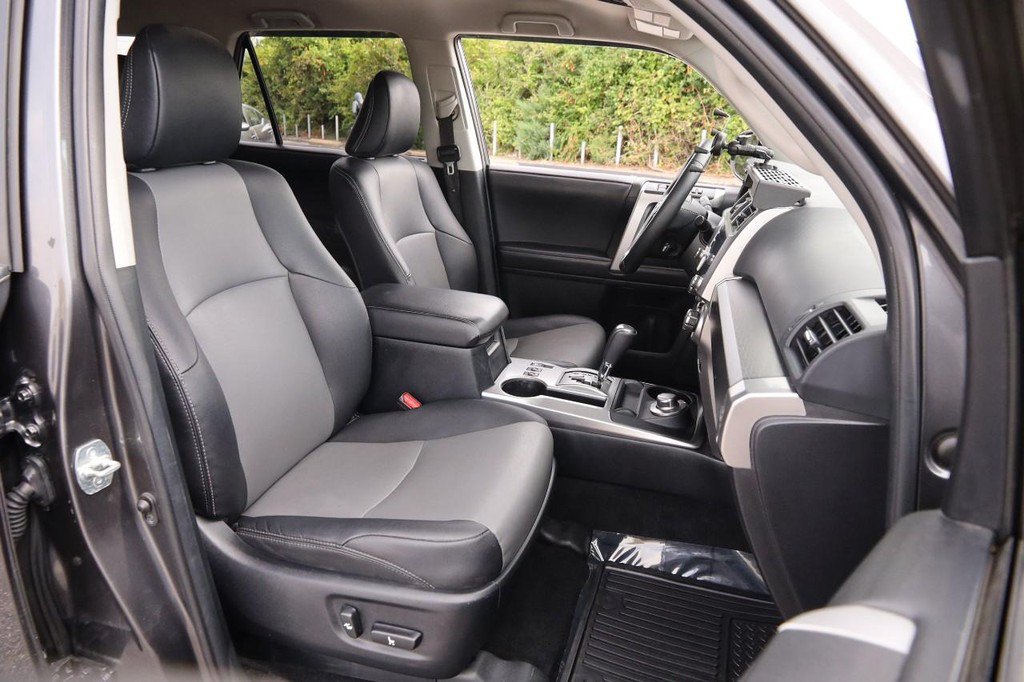 Used 2022 Toyota 4Runner SR5 Premium AWD/4WD image 28