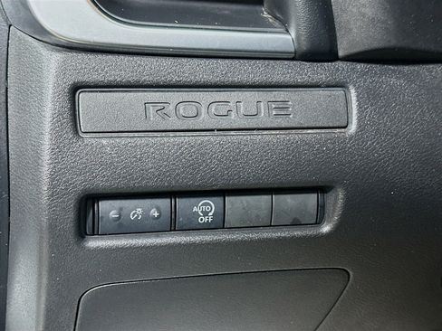 Used 2023 Nissan Rogue S AWD/4WD image 10