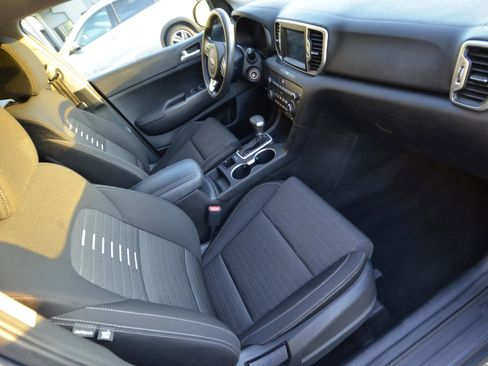 Used 2018 Kia Sportage LX w/ LX Technology Package image 25