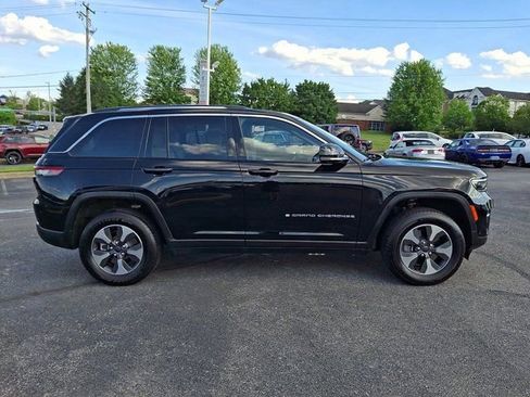 Certified 2022 Jeep Grand Cherokee Limited 4xe w/ Luxury Tech Group II AWD/4WD image 9
