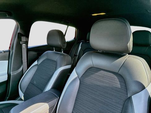 Used 2024 Buick Envista Preferred w/ Convenience I Package FWD image 12