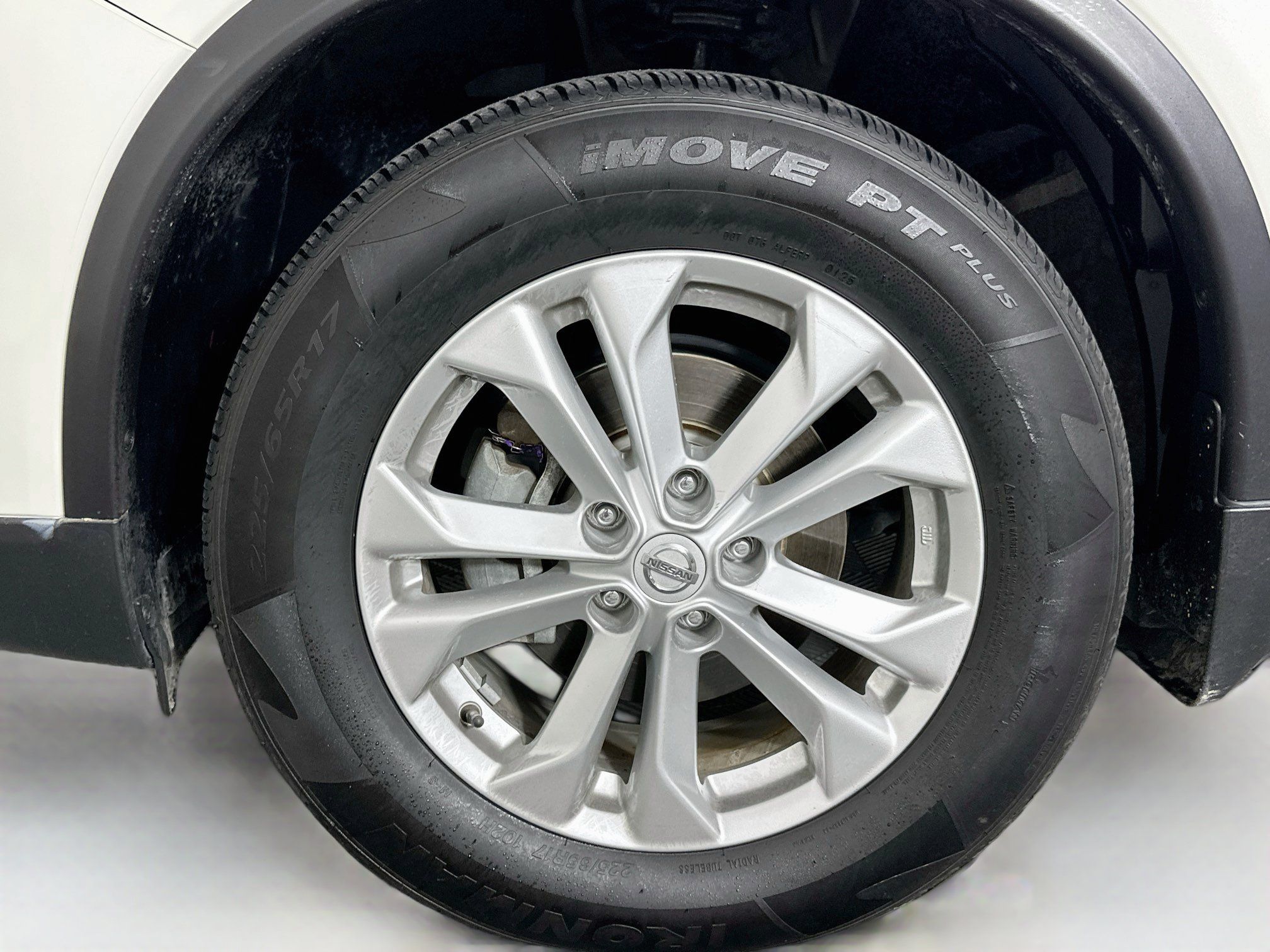 Used 2016 Nissan Rogue SV w/ SV Premium Package AWD/4WD image 11