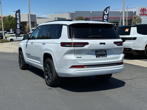 New 2026 Jeep Grand Cherokee L Limited AWD/4WD image 4