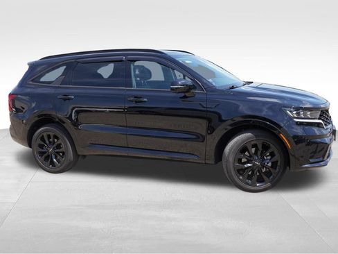 Certified 2023 Kia Sorento SX AWD/4WD image 2