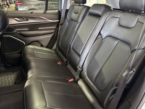 Used 2022 Jeep Grand Cherokee Limited 4xe w/ Luxury Tech Group II AWD/4WD image 9