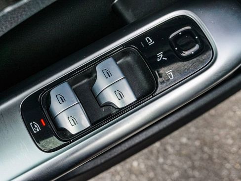 Used 2025 Mercedes-Benz C 300 Sedan image 44