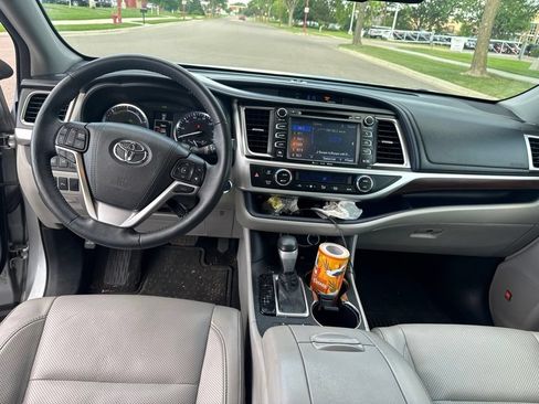 Used 2016 Toyota Highlander Limited Platinum AWD/4WD image 9