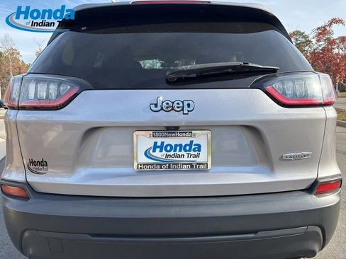 Used 2019 Jeep Cherokee Latitude w/ Popular Appearance Group image 8