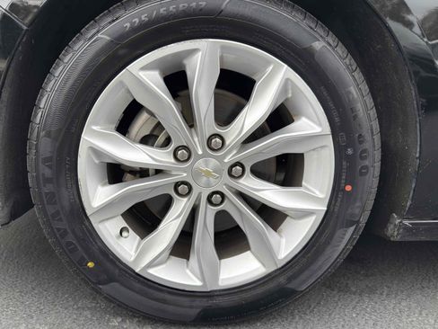 Used 2020 Chevrolet Malibu LT image 11