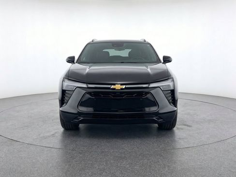 Used 2025 Chevrolet Blazer LT FWD image 2