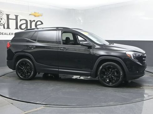 Used 2019 GMC Terrain SLE w/ Driver Convenience Package AWD/4WD image 1