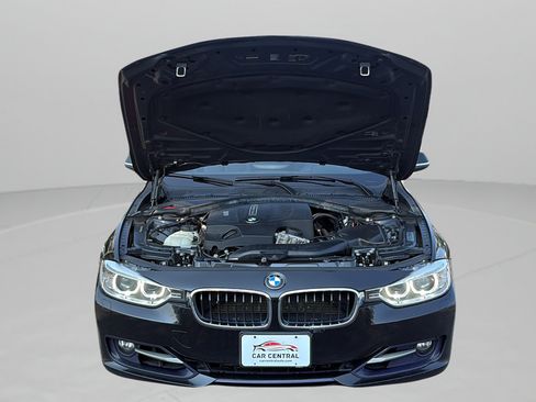 Used 2013 BMW 335i xDrive Sedan AWD/4WD image 23