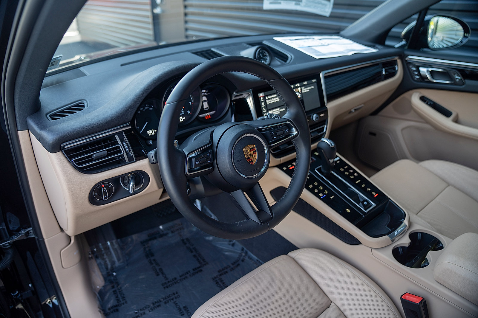 Used 2026 Porsche Macan AWD/4WD image 4