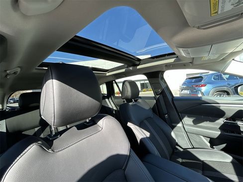 Certified 2025 MAZDA CX-50 AWD 2.5 S w/ Premium Package image 24