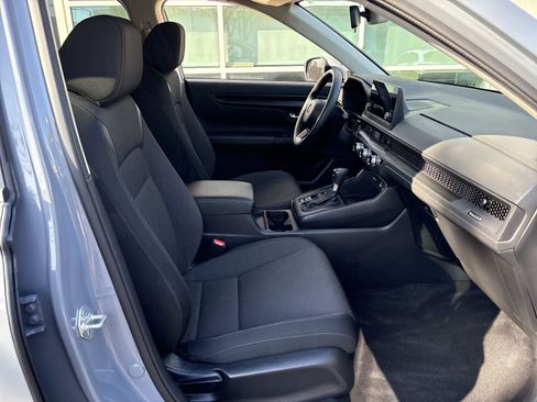 Used 2025 Honda CR-V LX image 13