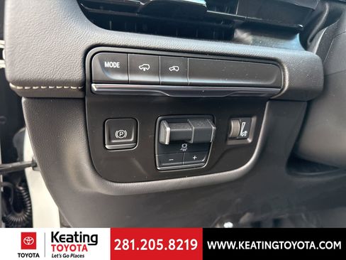 Used 2022 Cadillac Escalade Sport w/ Touring Package image 14