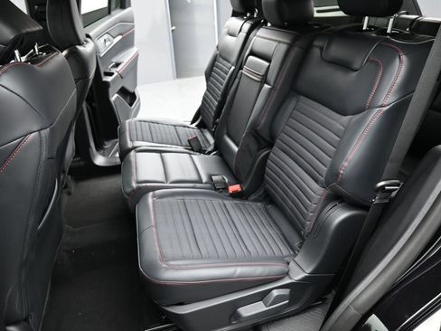 New 2026 Ford Explorer ST-Line w/ ST-Line Street Pack image 31